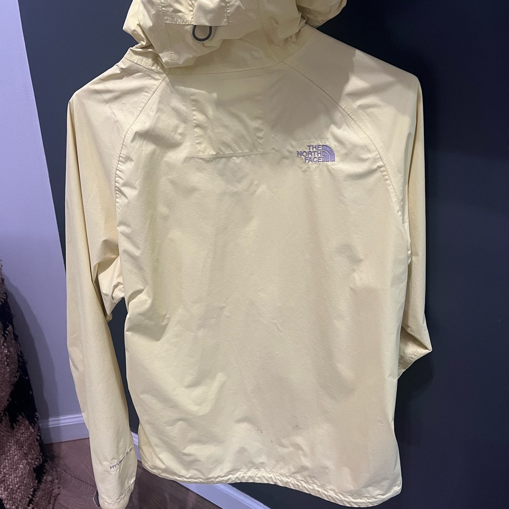 Women’s North Face yellow rain jacket